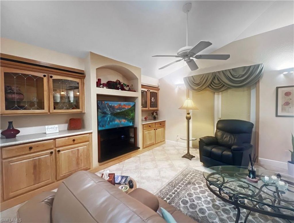6046 Westbourgh Dr , Naples, FL 34112 Photo