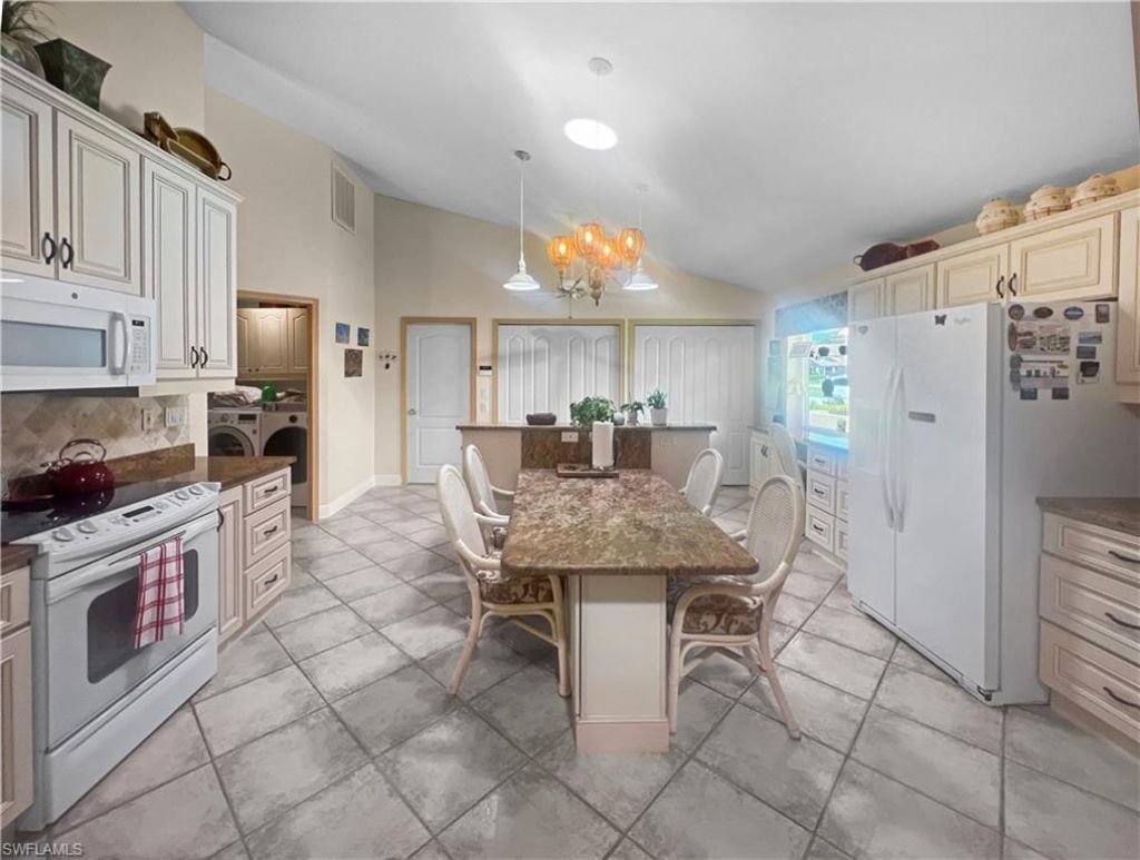 6046 Westbourgh Dr , Naples, FL 34112 Photo