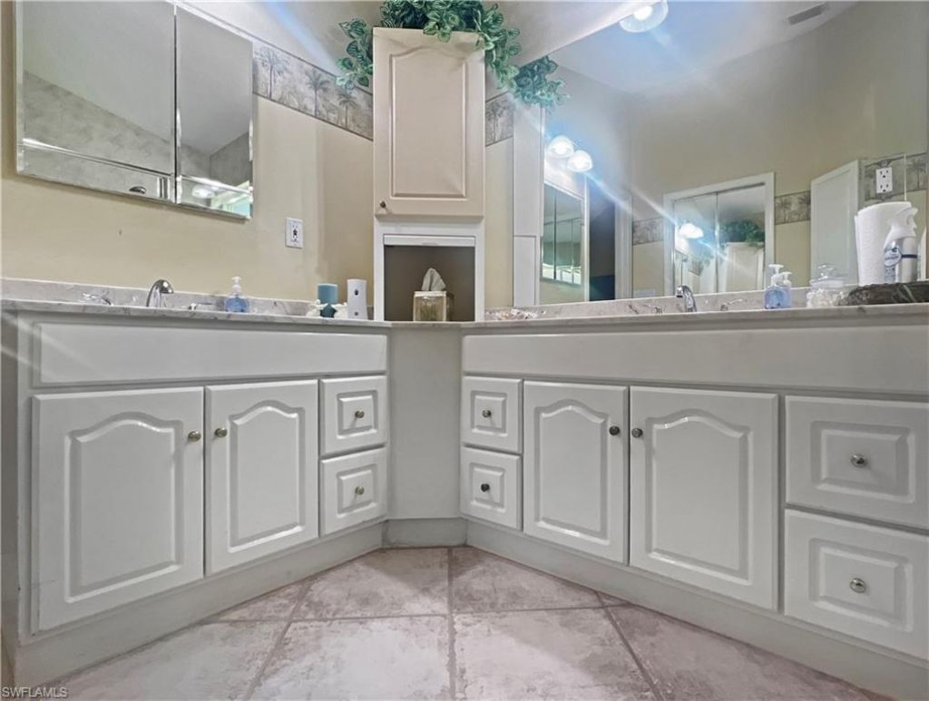 6046 Westbourgh Dr , Naples, FL 34112 Photo