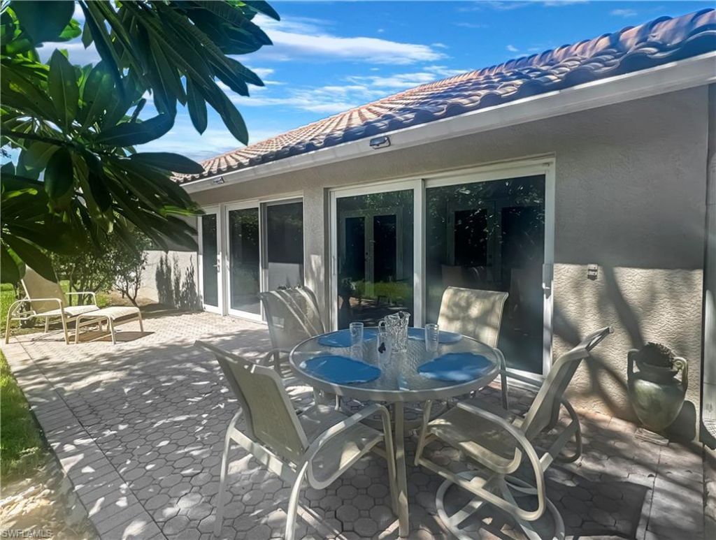 6046 Westbourgh Dr , Naples, FL 34112 Photo