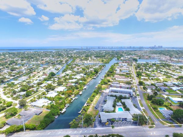510 Prosperity Farms Road, Unit 7B, North Palm Beach, FL 33408