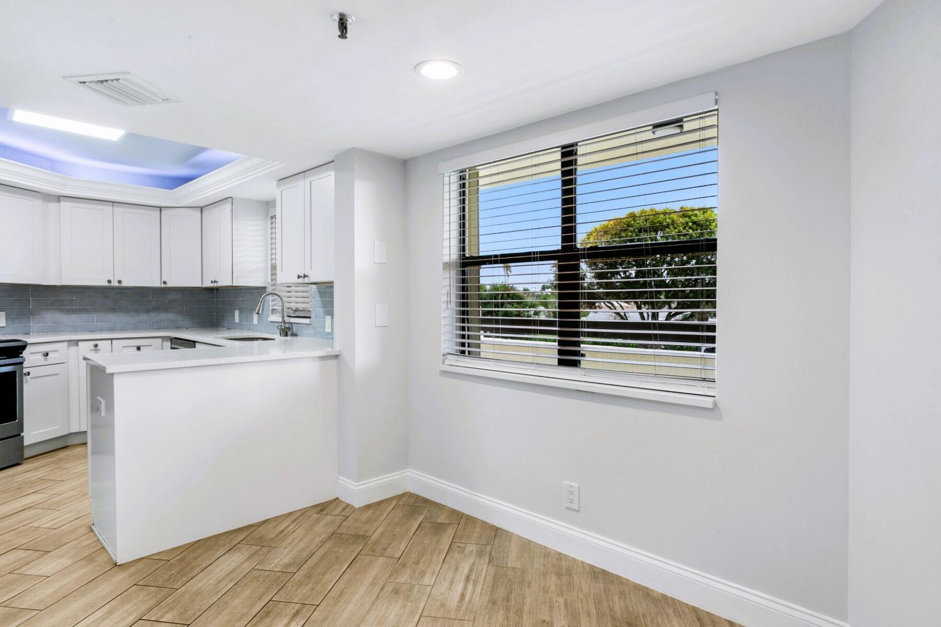 19800 Sandpointe Bay Drive S, Unit 208, Jupiter, FL 33469 Photo