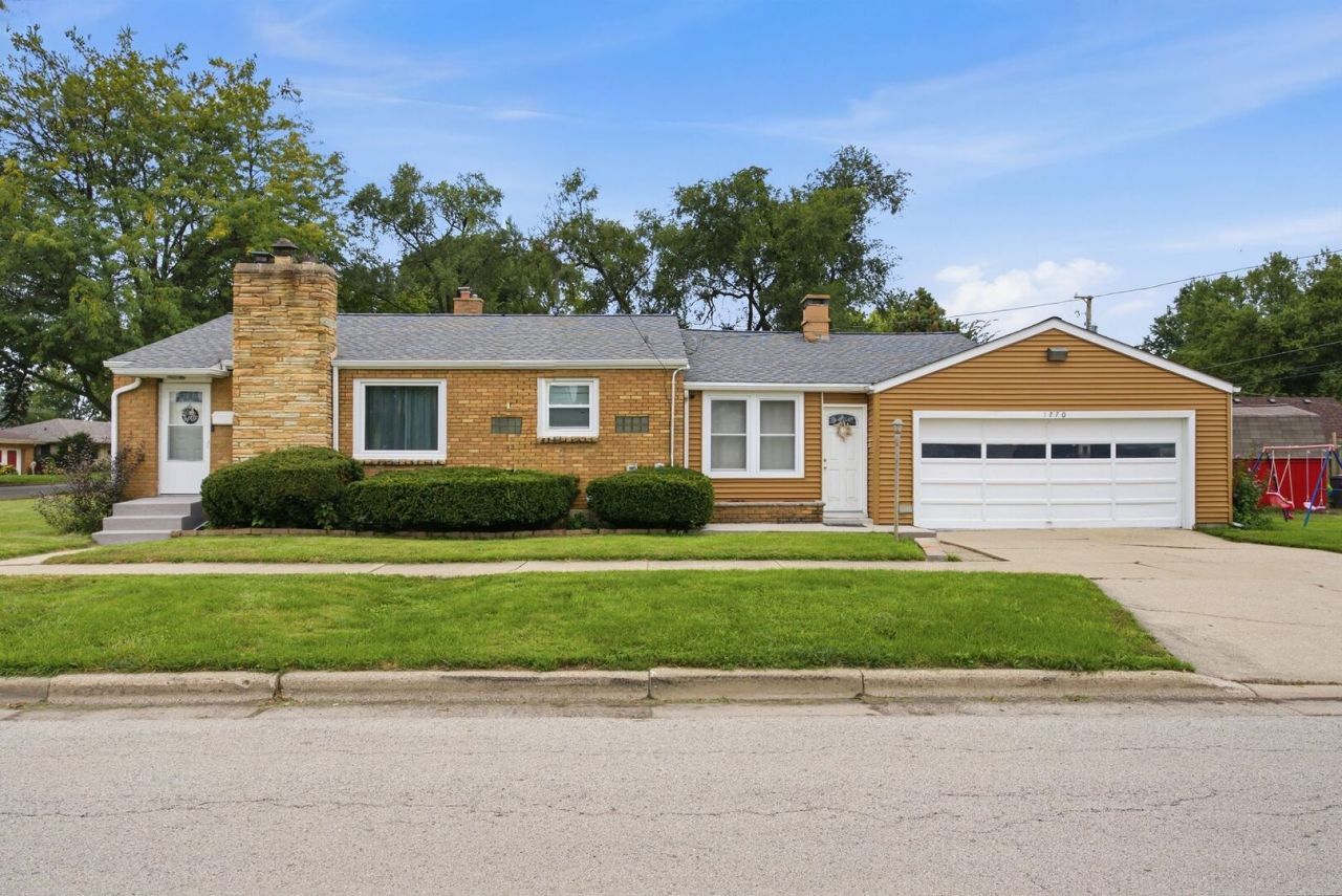 1270 Van Street, Elgin, IL 60123 Main Photo