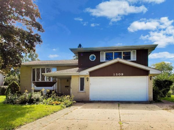 1509 E Thayer Street , Mount Prospect, IL 60056