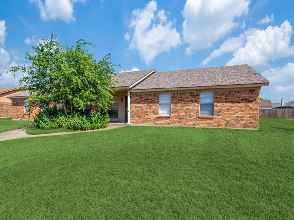 1111 N Nolan River Road , Unit B, Cleburne, TX 76033
