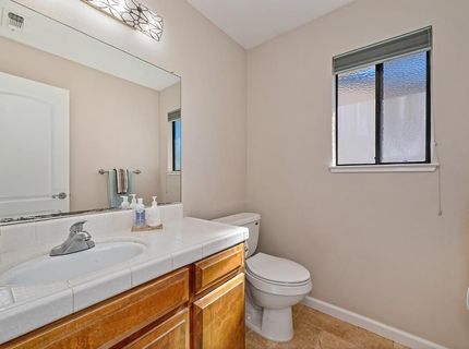 8666 Gaines Ave, Orangevale, CA 95662 Photo
