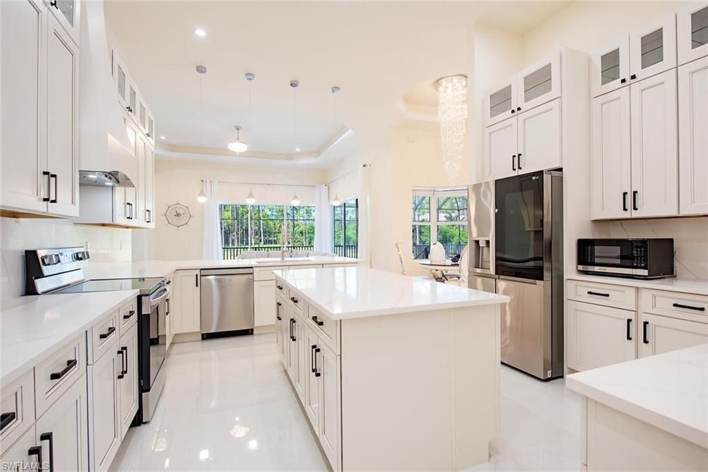 379 25th St Nw, Naples, FL 34120 Photo