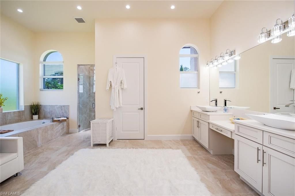 379 25th St Nw, Naples, FL 34120 Photo