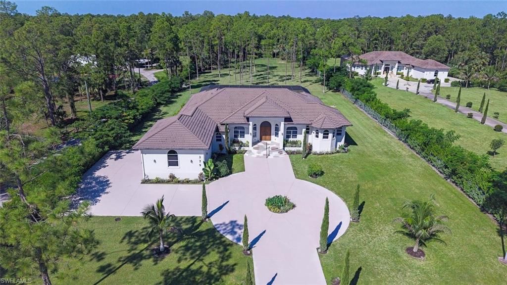 379 25th St Nw, Naples, FL 34120 Photo