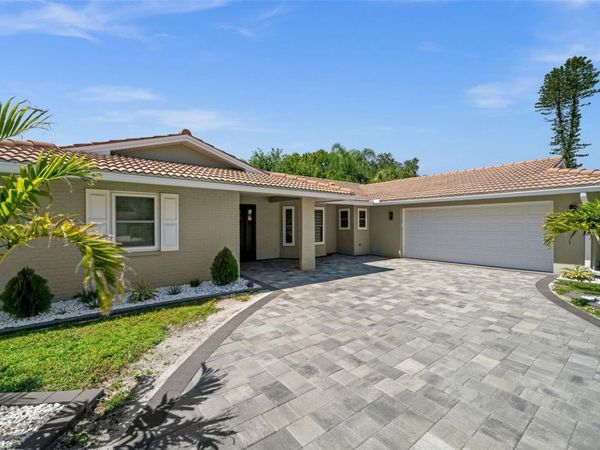 7520 CURTISS AVENUE , SARASOTA, FL 34231