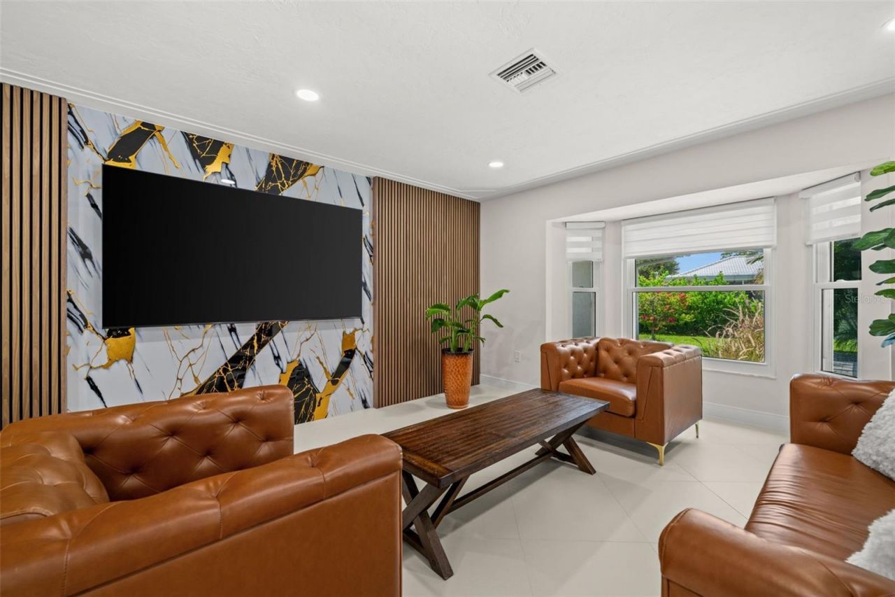 7520 Curtiss Avenue, Sarasota, FL 34231 Photo
