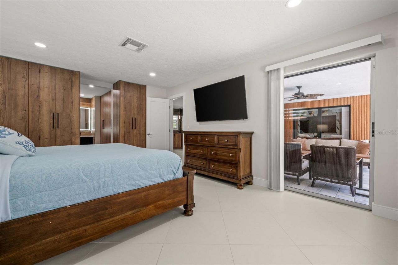 7520 Curtiss Avenue, Sarasota, FL 34231 Photo