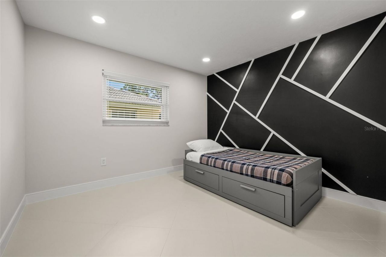 7520 Curtiss Avenue, Sarasota, FL 34231 Photo