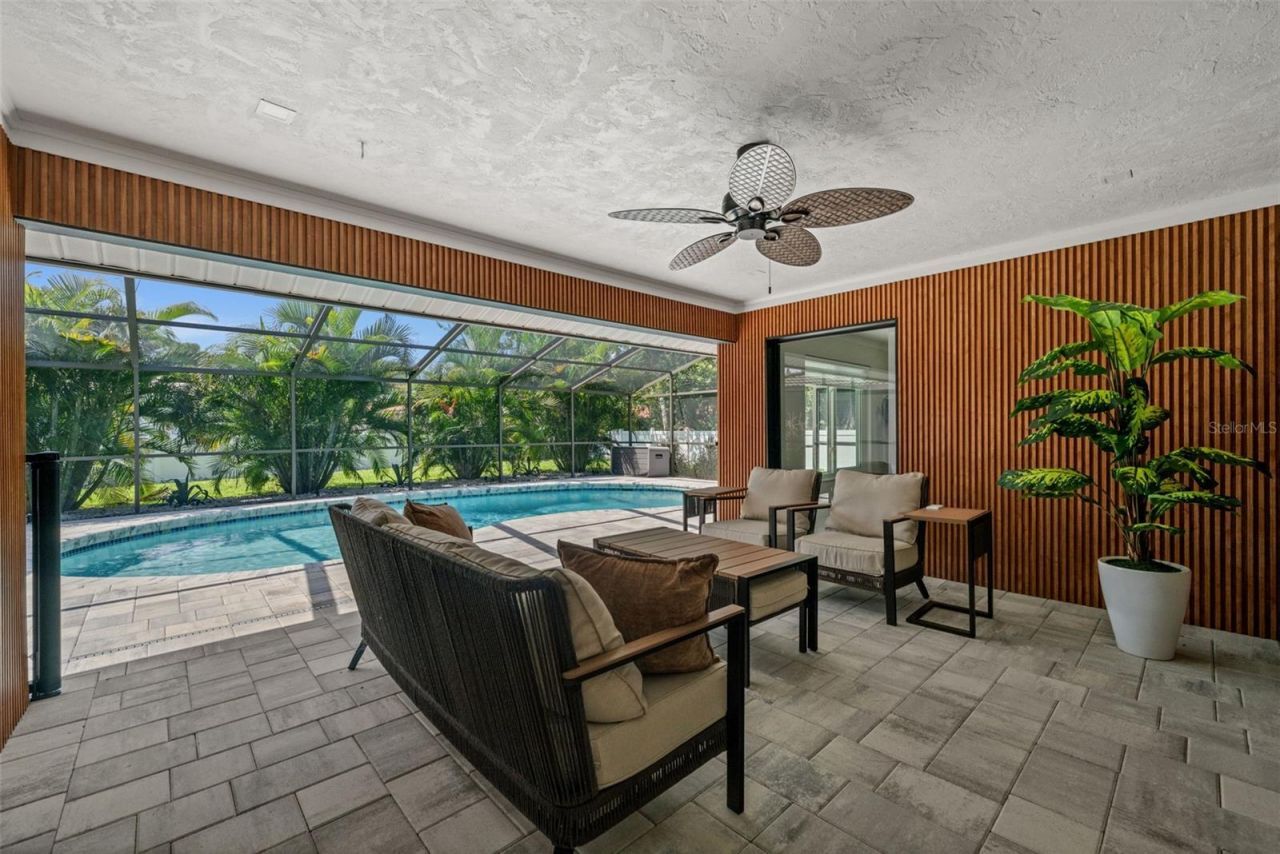 7520 Curtiss Avenue, Sarasota, FL 34231 Photo