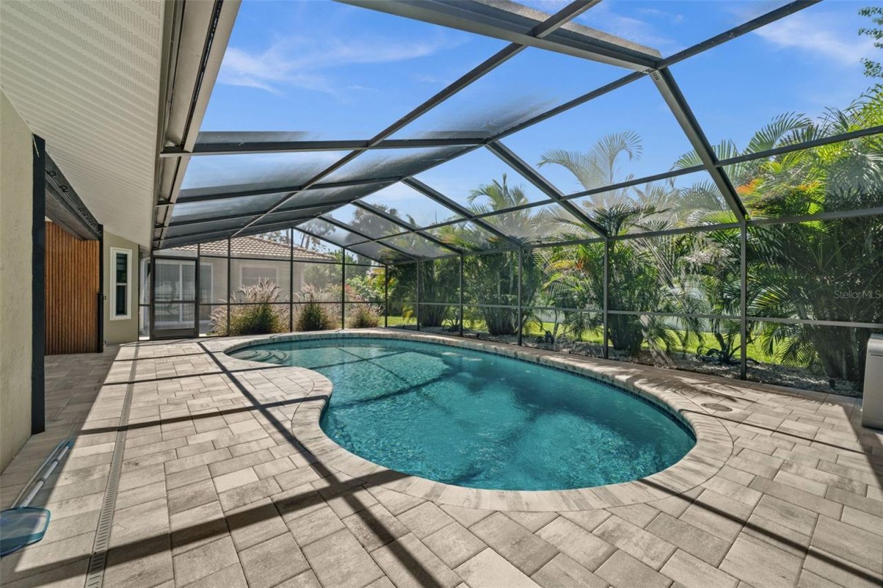 7520 Curtiss Avenue, Sarasota, FL 34231 Photo