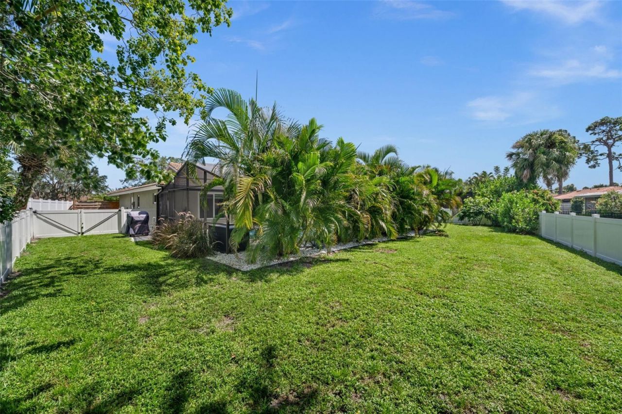 7520 Curtiss Avenue, Sarasota, FL 34231 Photo