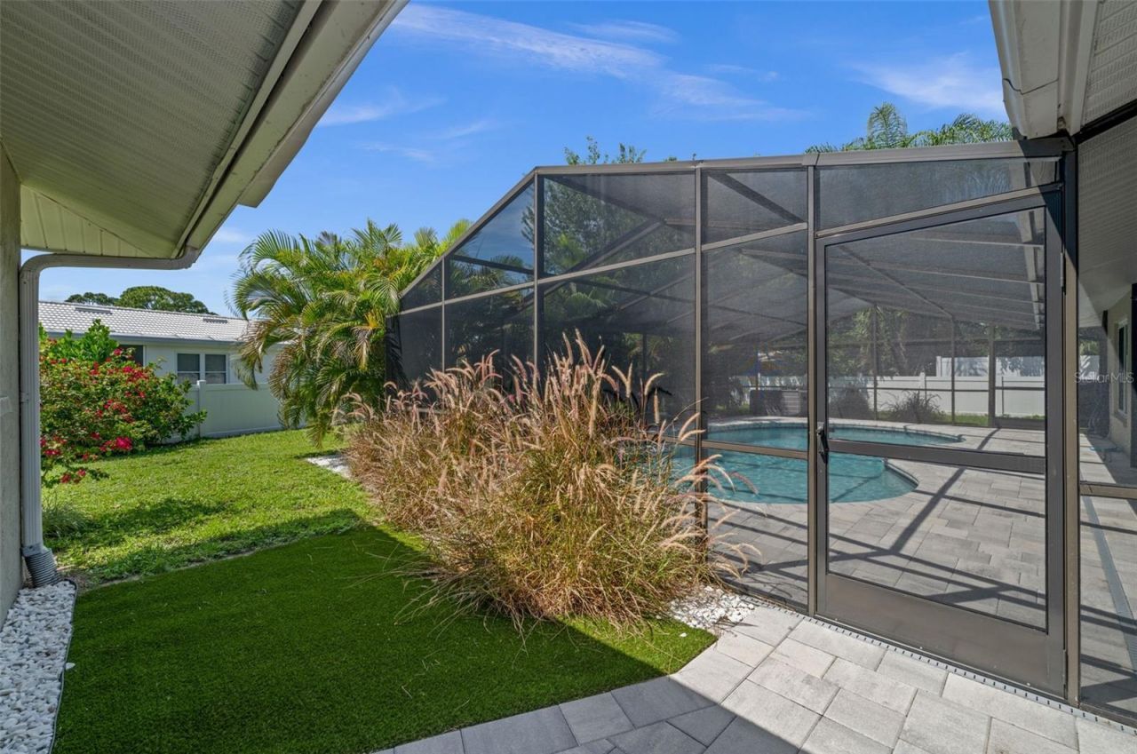 7520 Curtiss Avenue, Sarasota, FL 34231 Photo