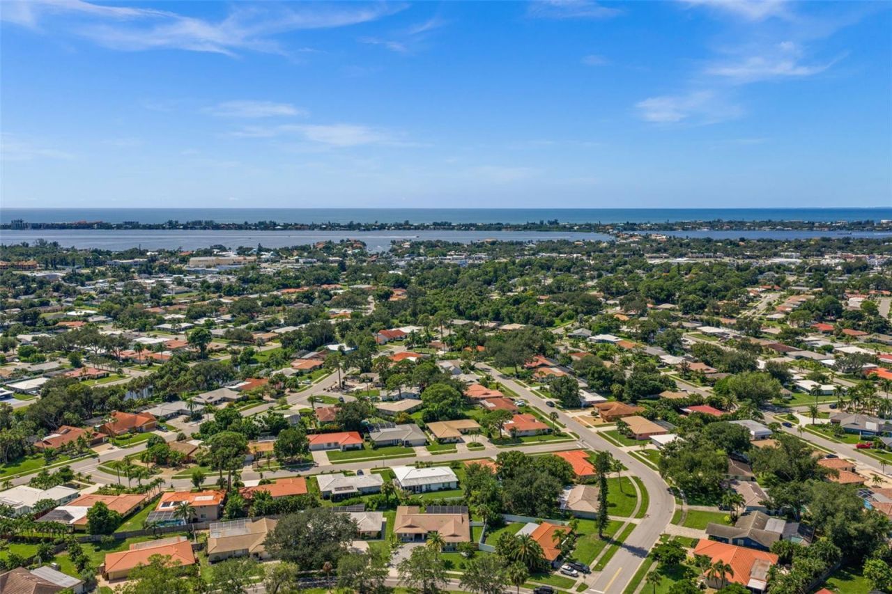 7520 Curtiss Avenue, Sarasota, FL 34231 Photo