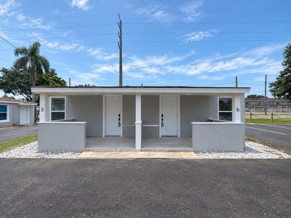5680 28TH STREET N, Unit D5, ST PETERSBURG, FL 33714