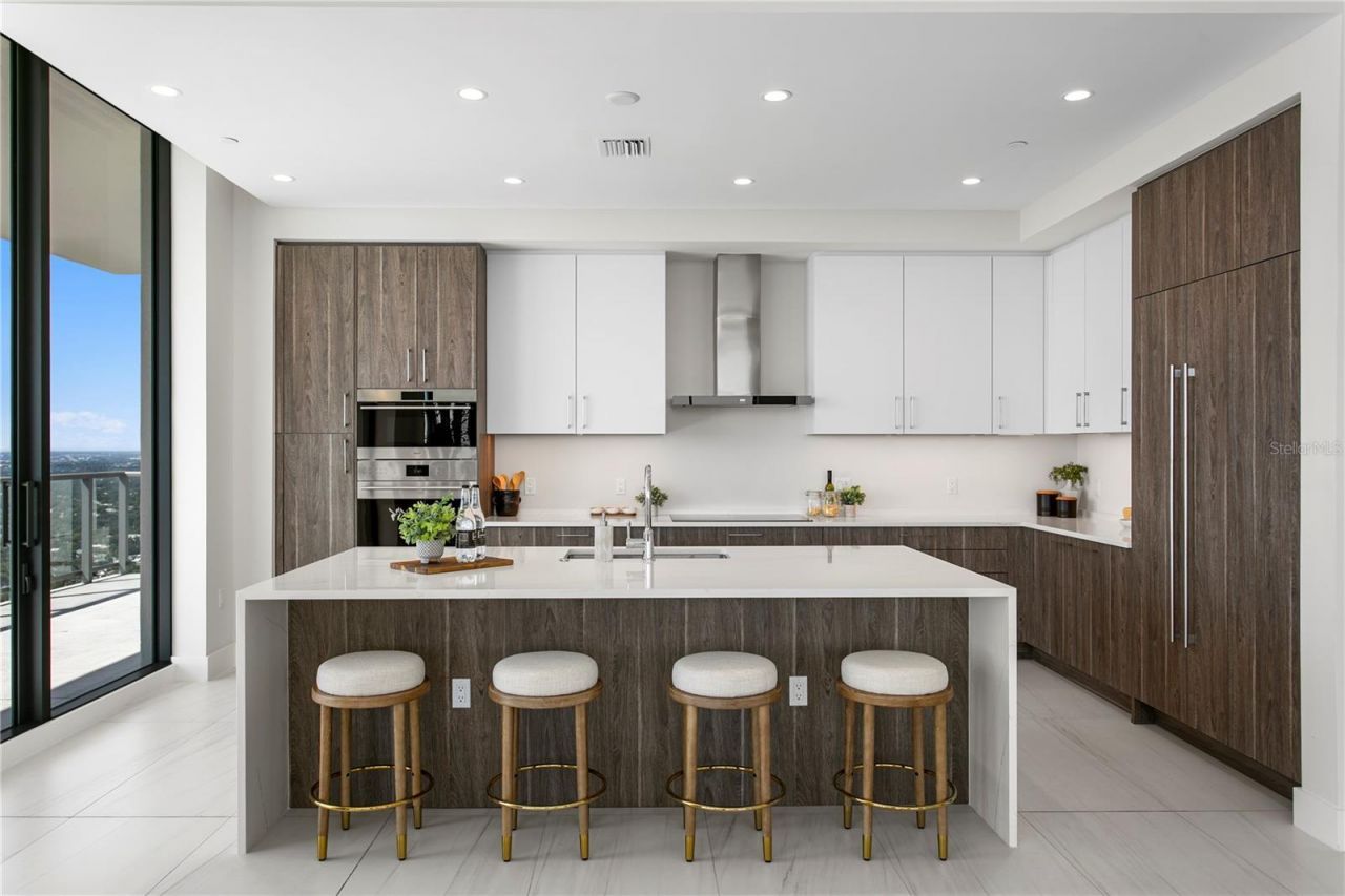 275 1st Avenue S, Unit 4004, Saint Petersburg, FL 33701 Photo
