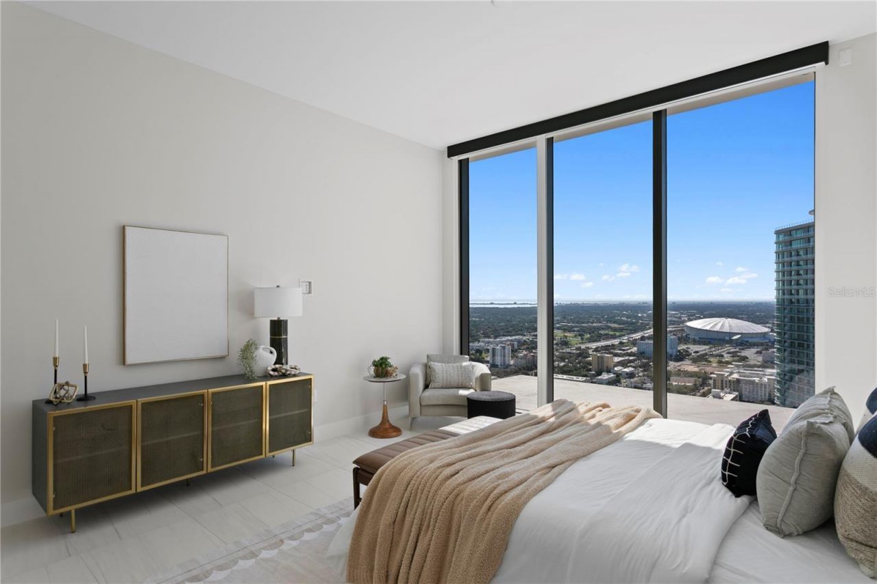 275 1st Avenue S, Unit 4004, Saint Petersburg, FL 33701 Photo