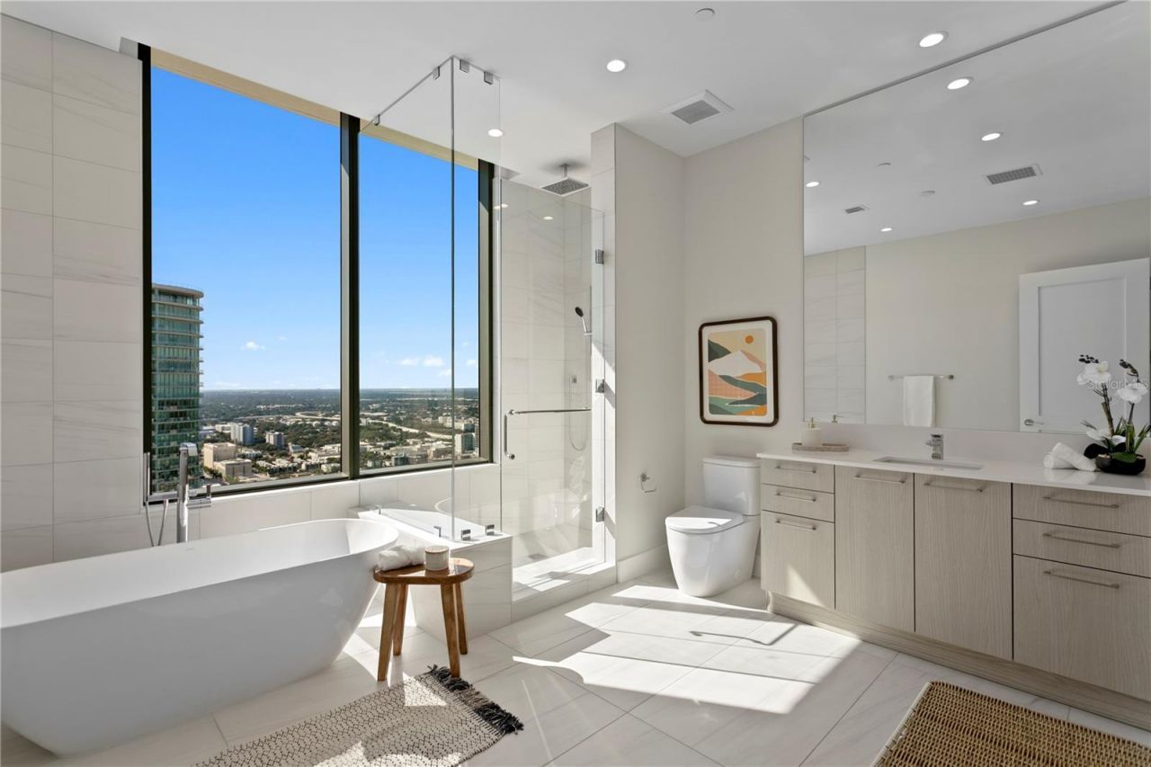 275 1st Avenue S, Unit 4004, Saint Petersburg, FL 33701 Photo