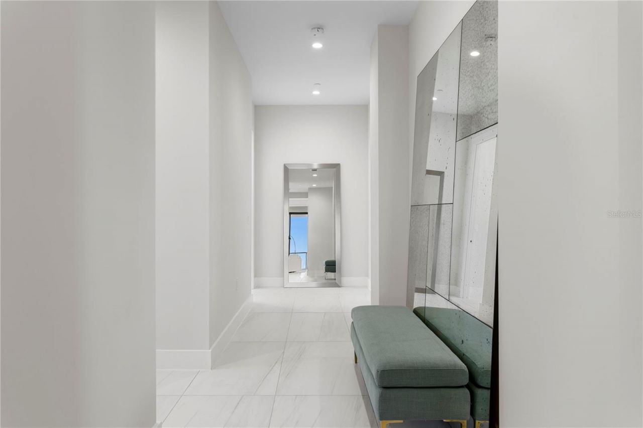 275 1st Avenue S, Unit 4004, Saint Petersburg, FL 33701 Photo