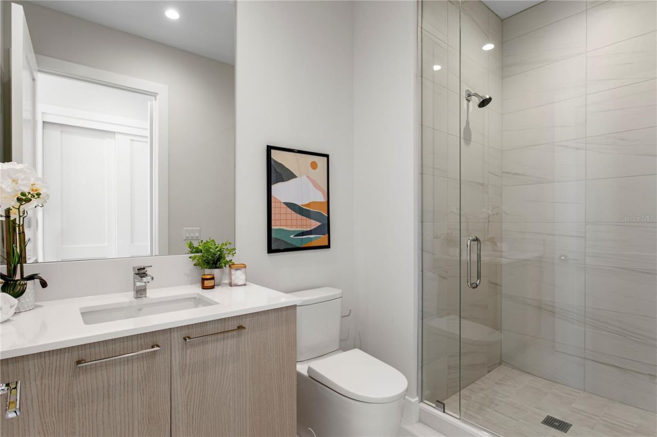 275 1st Avenue S, Unit 4004, Saint Petersburg, FL 33701 Photo