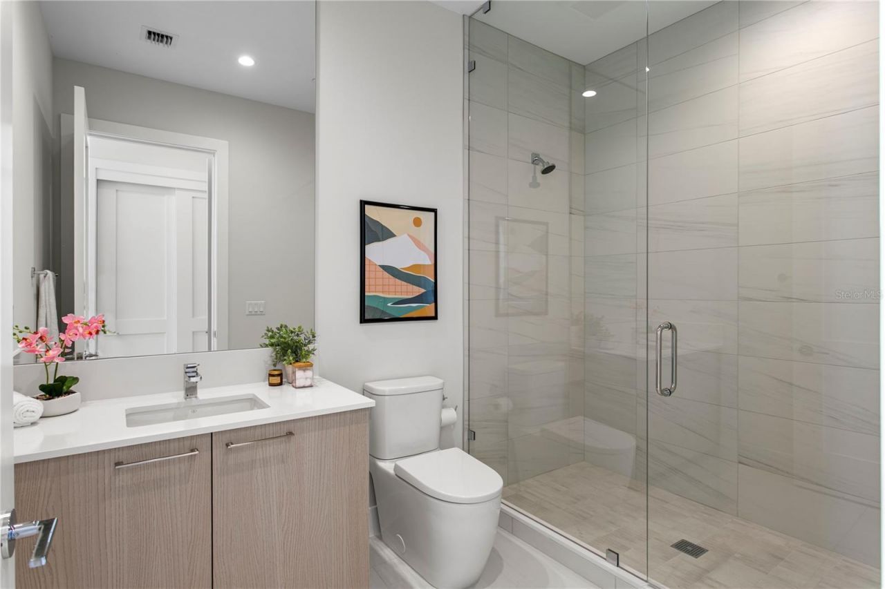 275 1st Avenue S, Unit 4004, Saint Petersburg, FL 33701 Photo