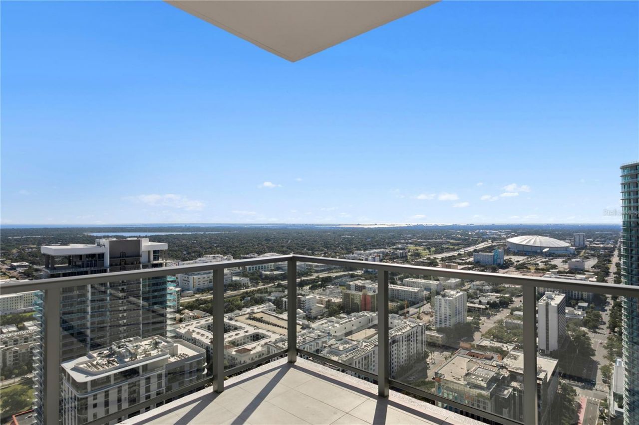 275 1st Avenue S, Unit 4004, Saint Petersburg, FL 33701 Photo