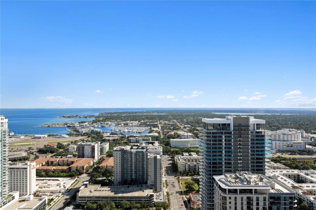 275 1st Avenue S, Unit 4004, Saint Petersburg, FL 33701 Photo