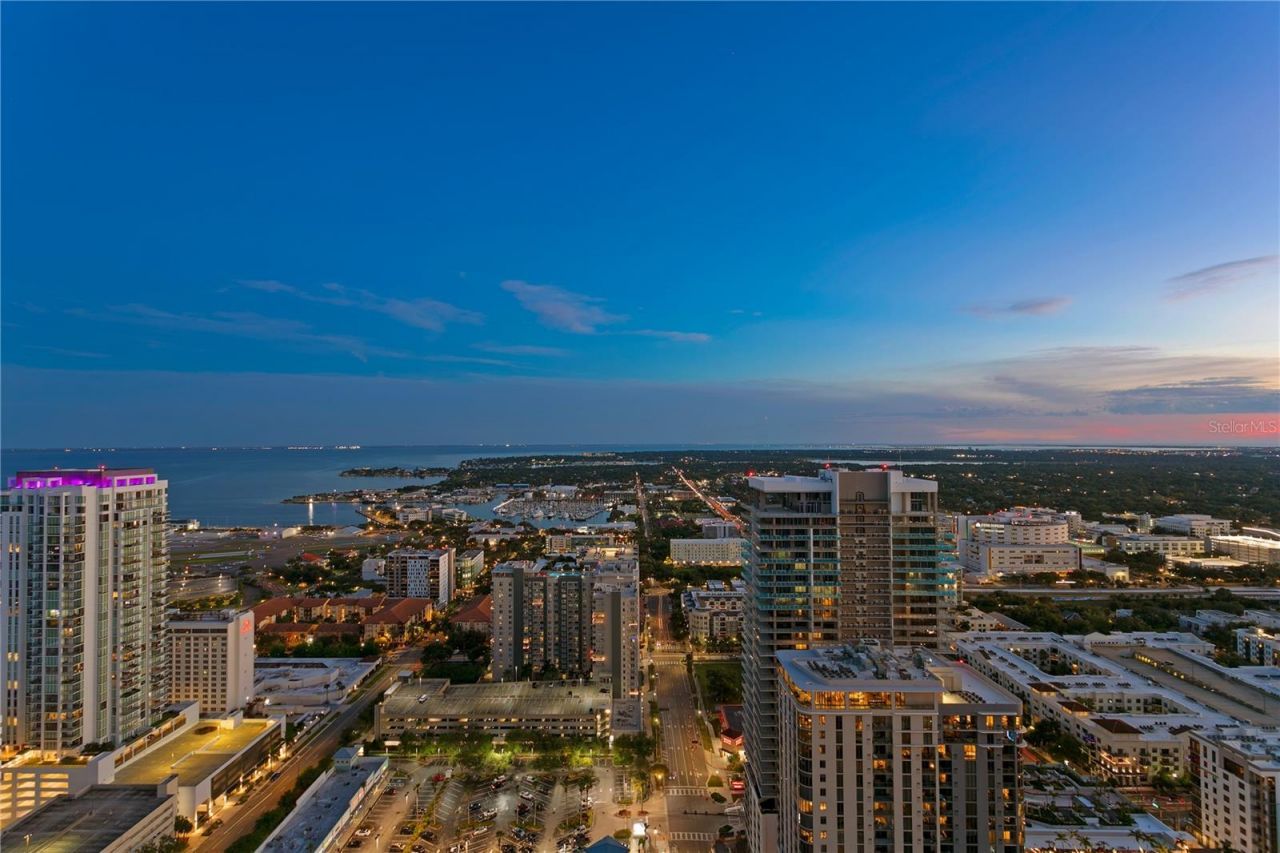 275 1st Avenue S, Unit 4004, Saint Petersburg, FL 33701 Photo