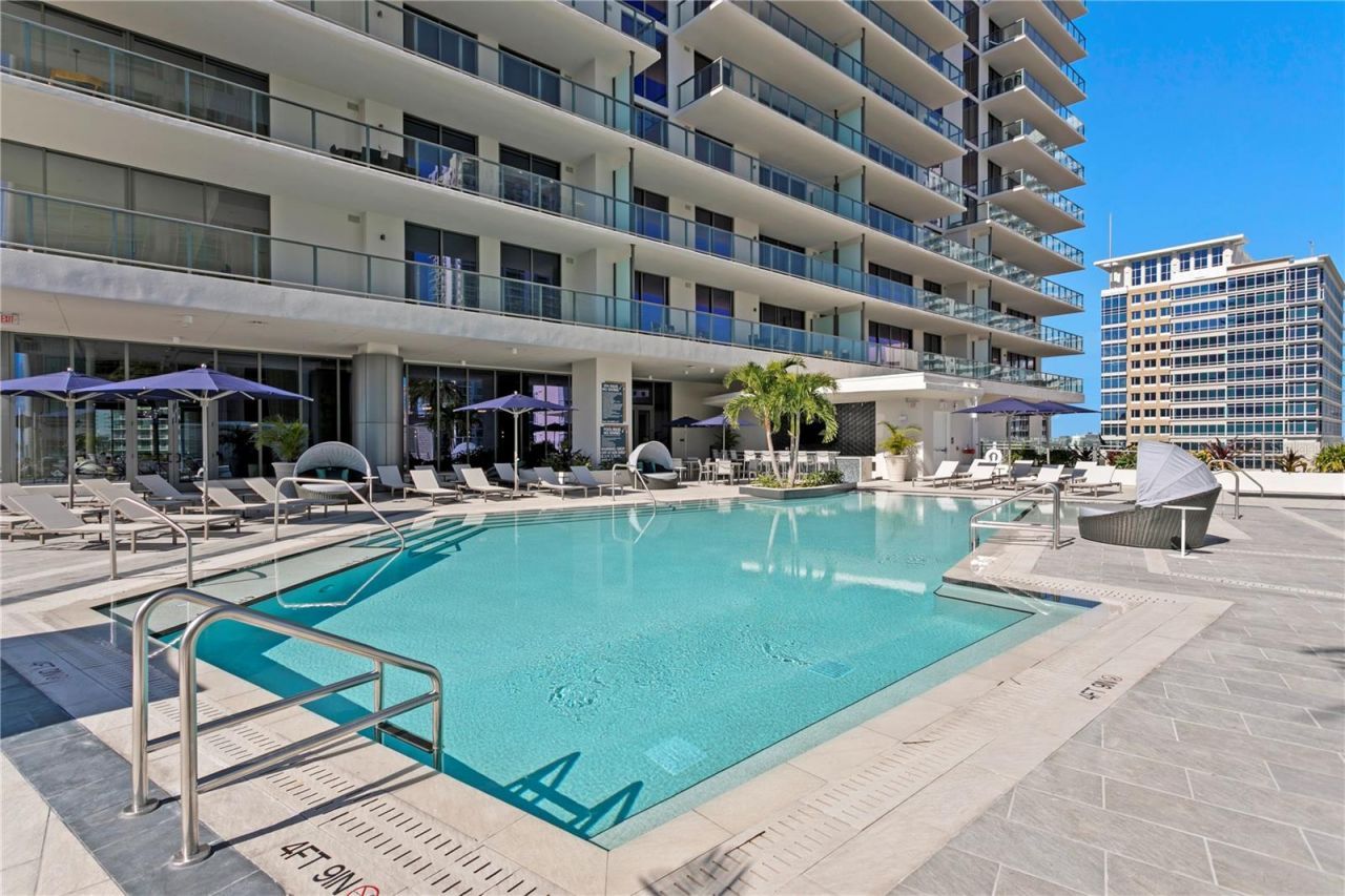 275 1st Avenue S, Unit 4004, Saint Petersburg, FL 33701 Photo
