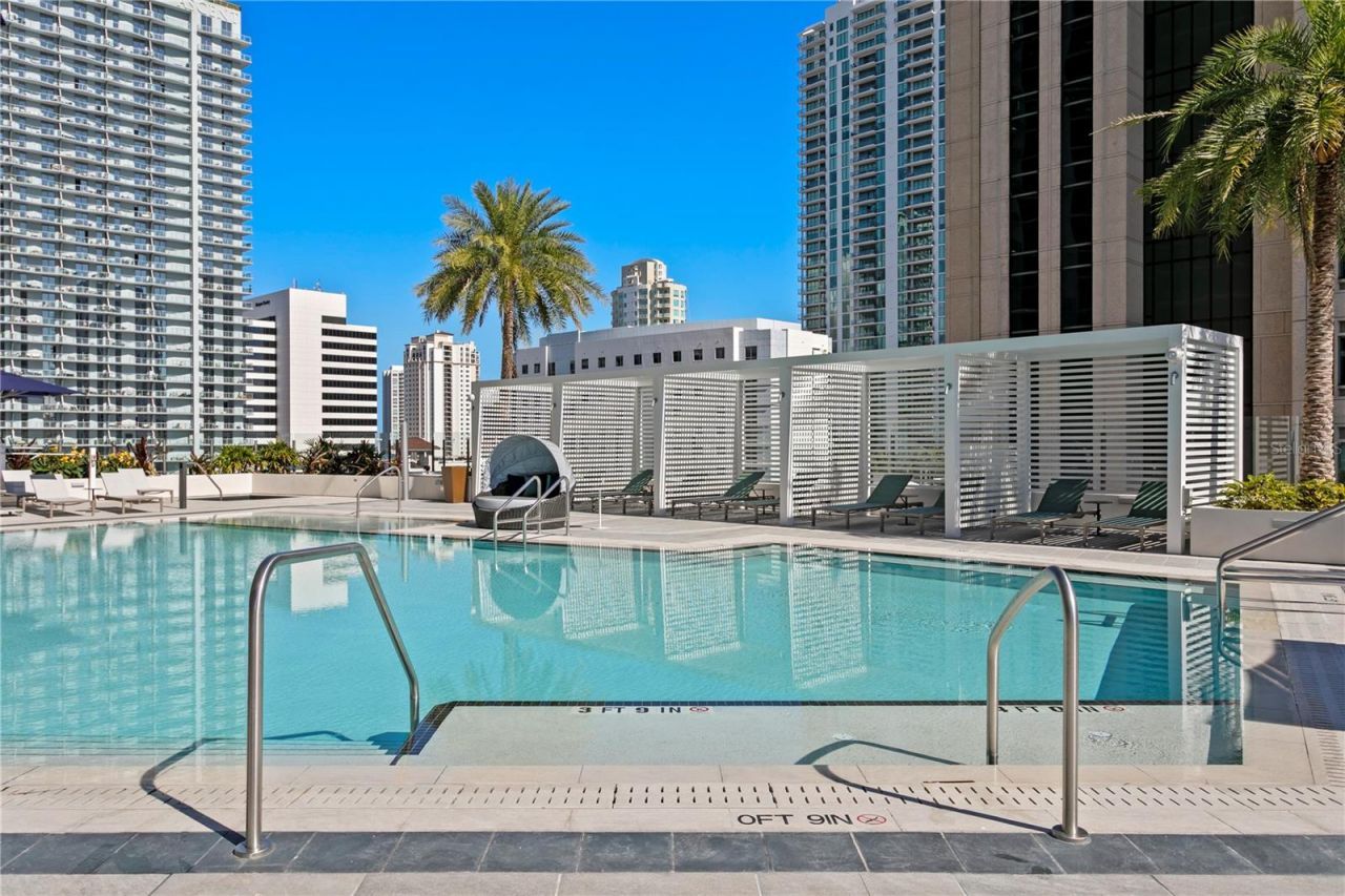 275 1st Avenue S, Unit 4004, Saint Petersburg, FL 33701 Photo