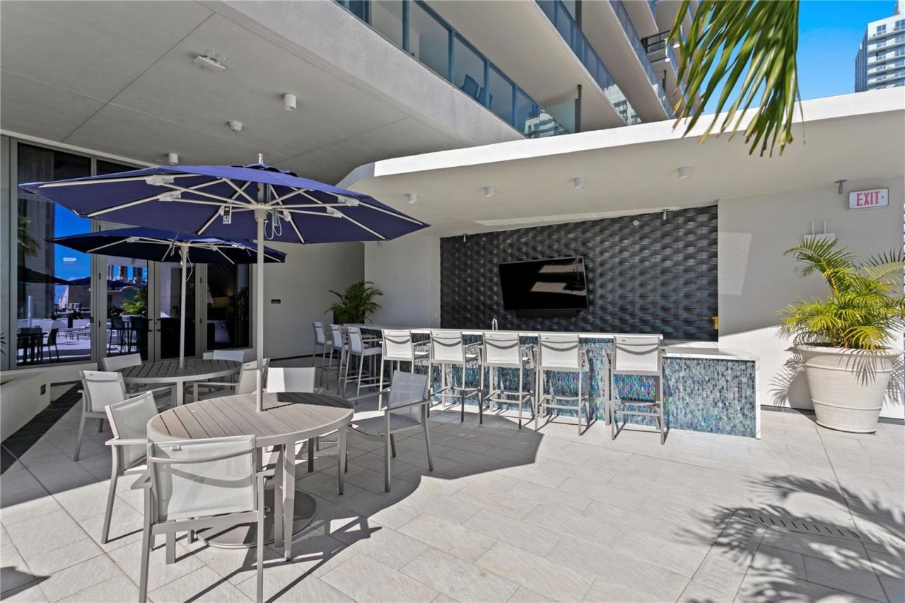 275 1st Avenue S, Unit 4004, Saint Petersburg, FL 33701 Photo