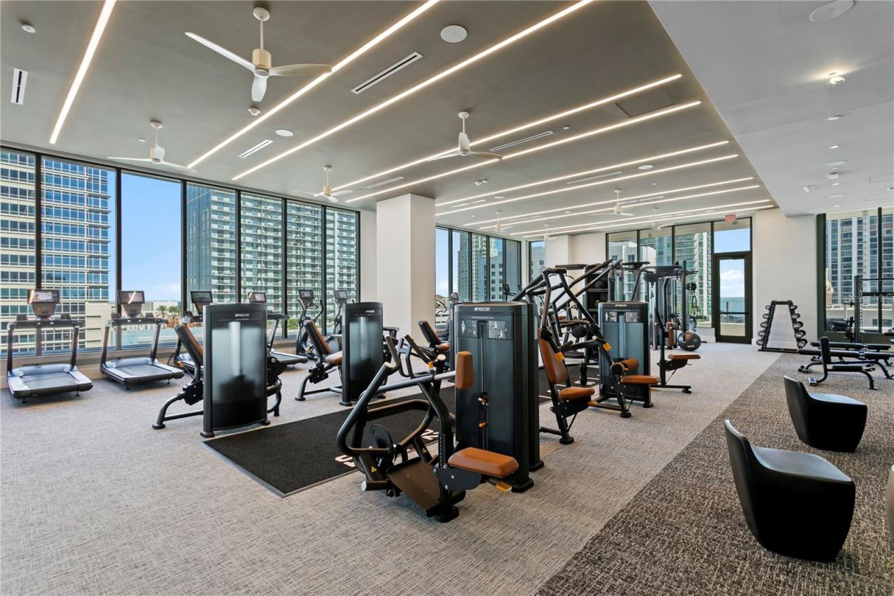 275 1st Avenue S, Unit 4004, Saint Petersburg, FL 33701 Photo