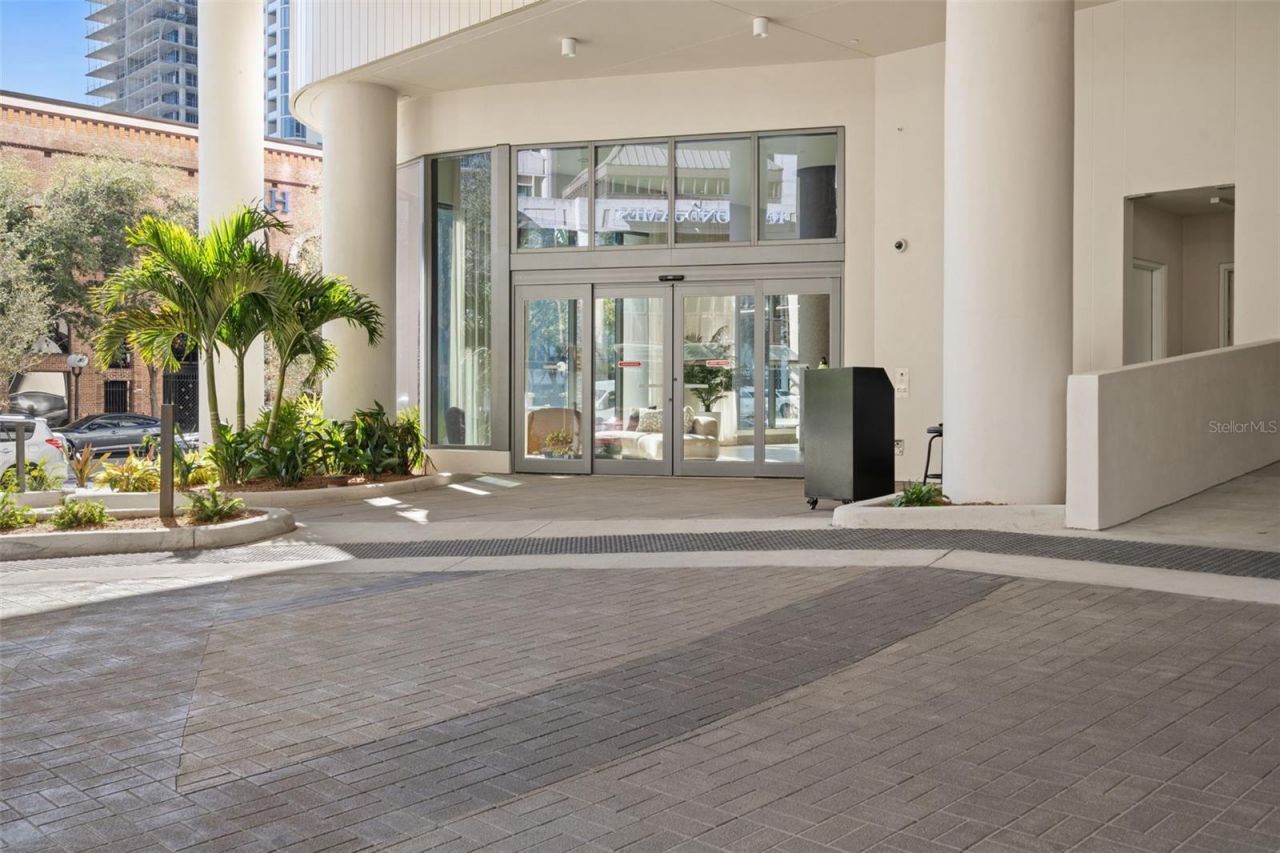 275 1st Avenue S, Unit 4004, Saint Petersburg, FL 33701 Photo