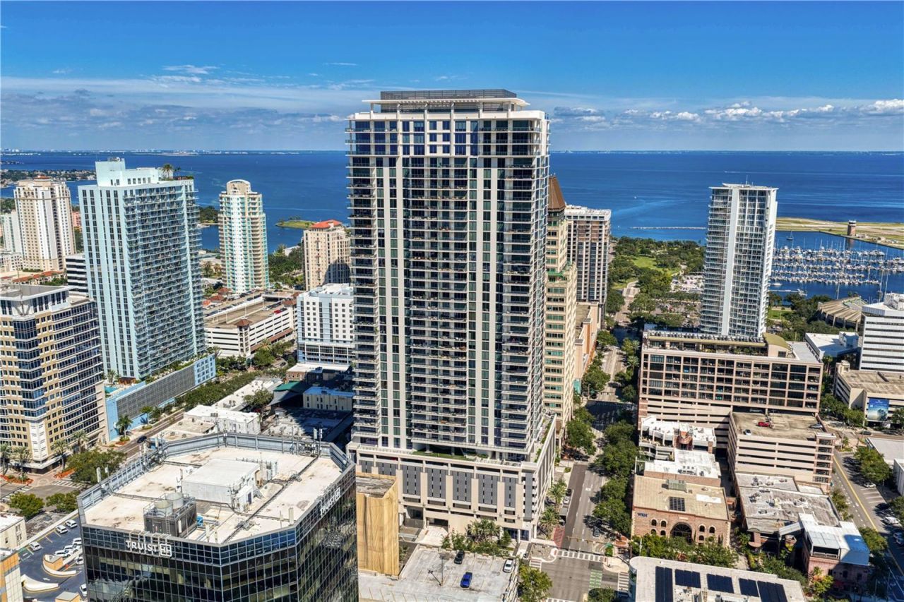 275 1st Avenue S, Unit 4004, Saint Petersburg, FL 33701 Photo