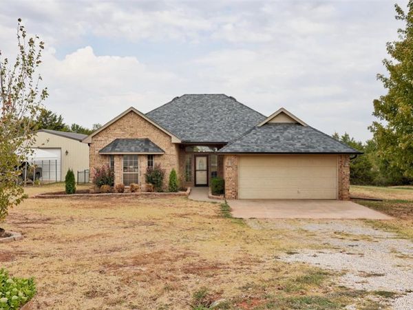 1942 County Road 1212 , Tuttle, OK 73089