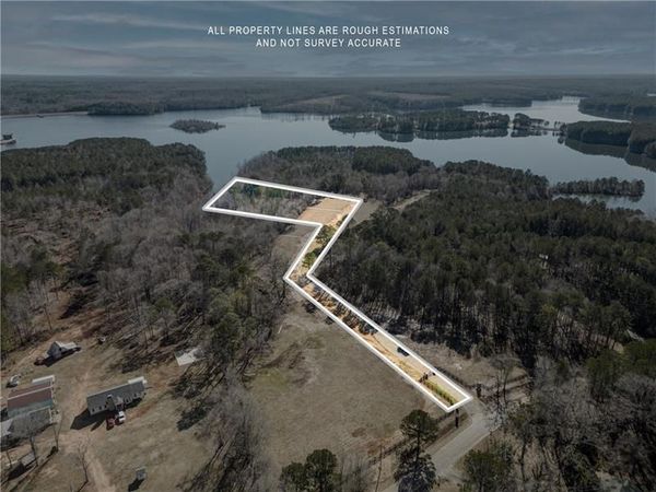 689 Moccasin Gap Road , Jackson, GA 30233