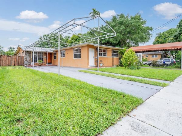 2815 SW 36th Ave , Miami, FL 33133