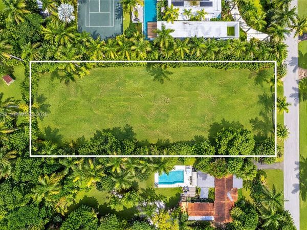 14000 NE 1st Ave , Miami, FL 33161