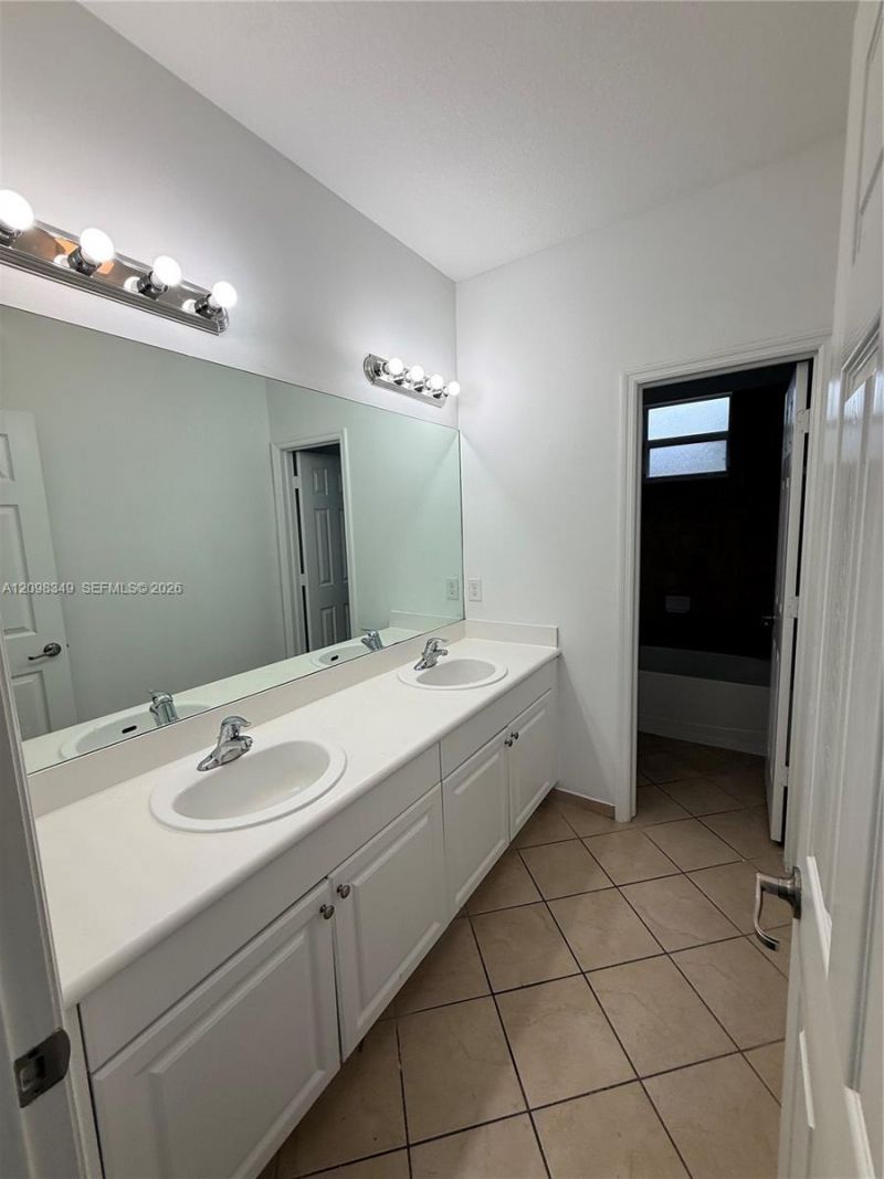 3663 NE 2nd Ct , Homestead, FL 33033 Photo