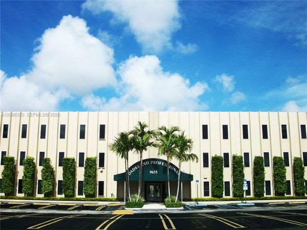 Unit 105, Pinecrest, FL 33156
