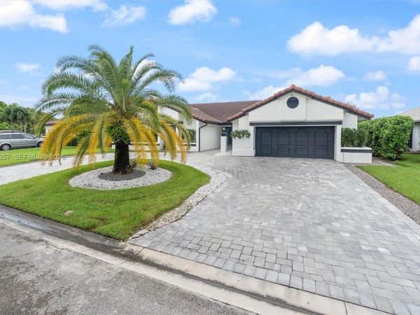 11020 NW 5th Ct, Coral Springs, FL 33071