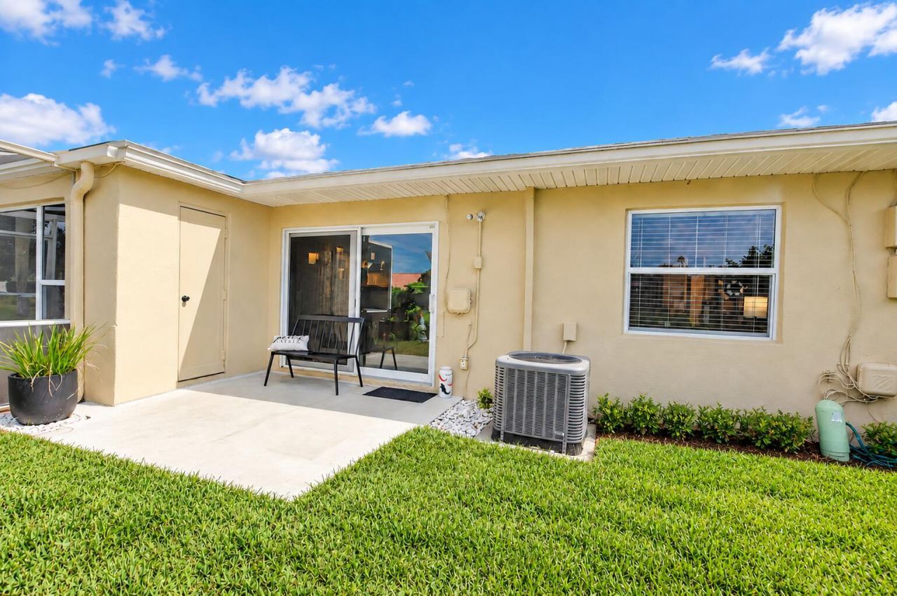 8900 Warwick Drive, Boca Raton, FL 33433 Photo