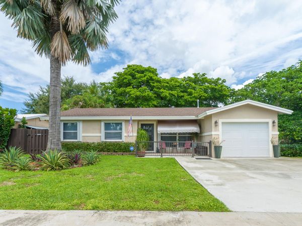 11841 NW 33RD Street, Sunrise, FL 33323