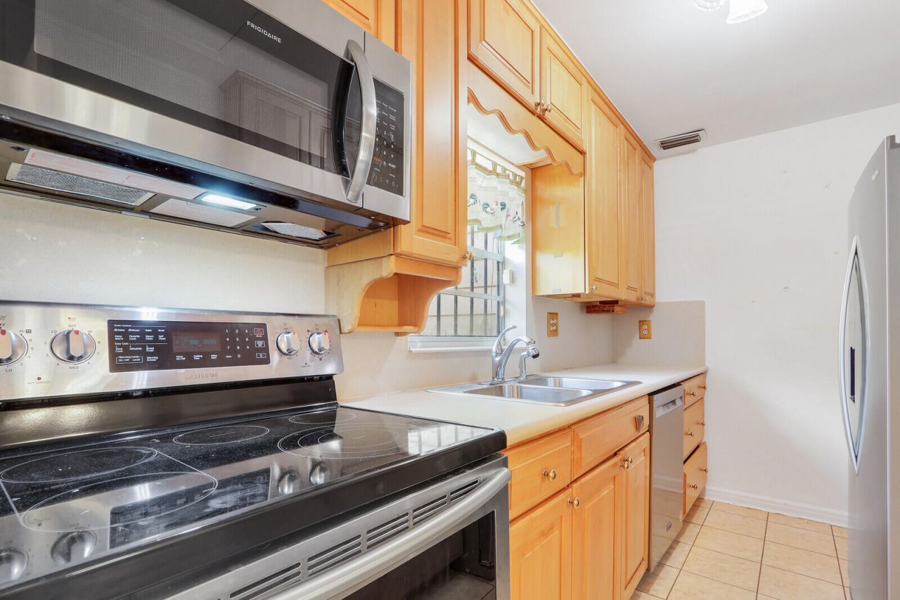 525 51st Street, West Palm Beach, FL 33407 Photo