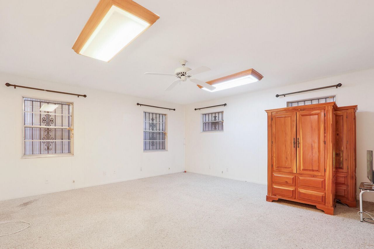 525 51st Street, West Palm Beach, FL 33407 Photo