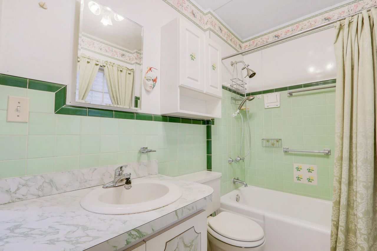 525 51st Street, West Palm Beach, FL 33407 Photo